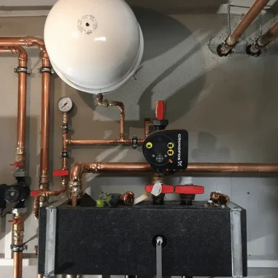 Wärmepumpe Zentrale für Mehrfamilienhaus